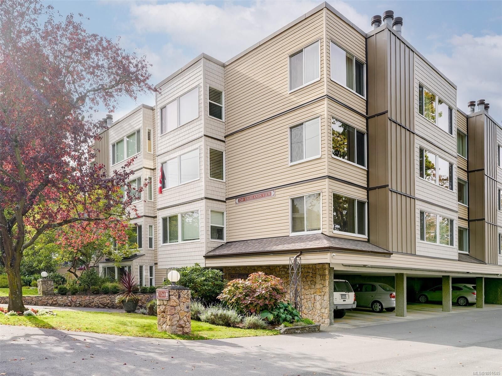 Property Photo:  3260 Quadra St #203  BC V8X 1G2 