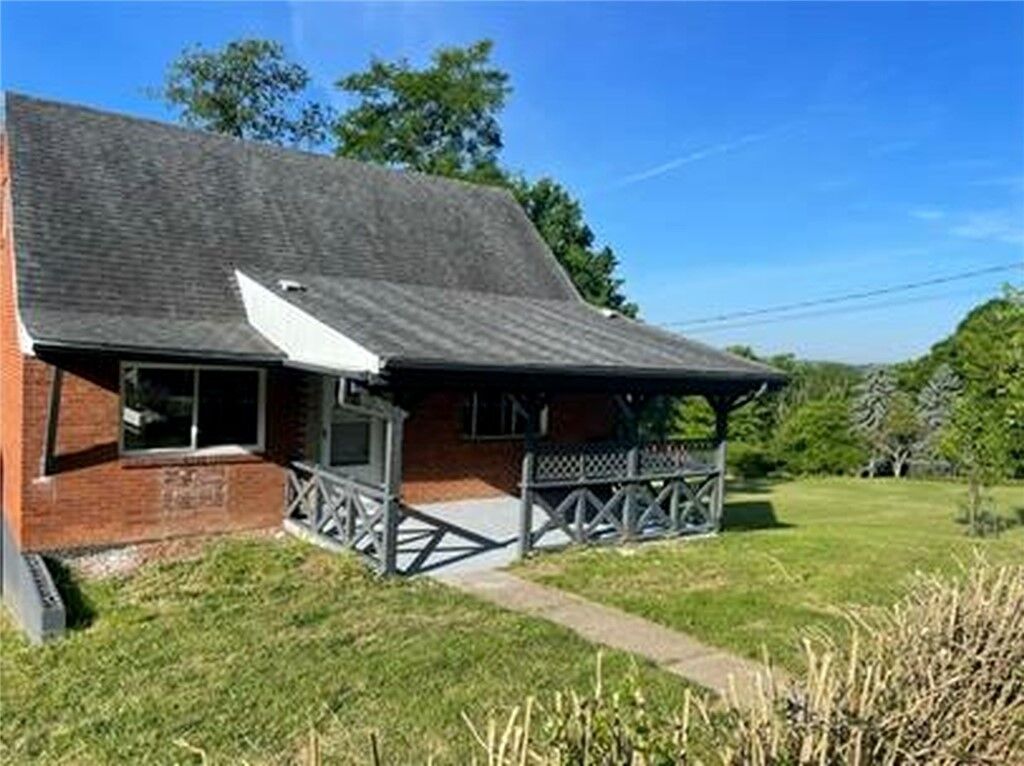 Property Photo:  6821 Shannon Road  PA 15147 