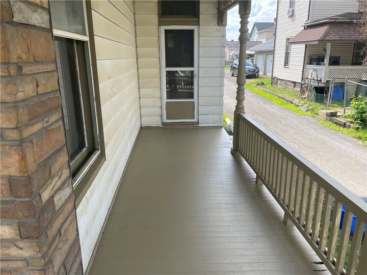 Property Photo: 326 Franklin St PA 16001