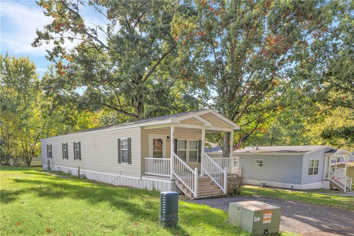 Property Photo:  317 Laurel Dr  PA 16066 
