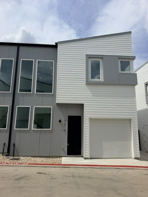 Property Photo: 2000 Riverside Farms Road Road 6101 TX 78741