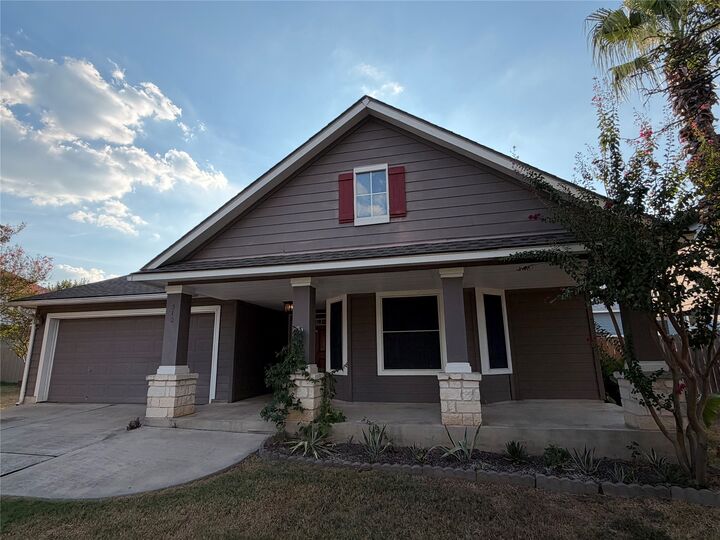 Property Photo:  512 Tobin Drive  TX 78610 