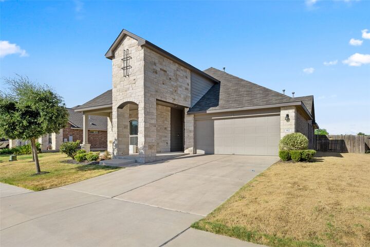 Property Photo: 912 Canvasback Creek Drive TX 78641
