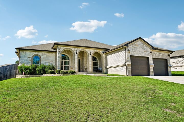 Property Photo: 8302 Ginny Lane TX 76542