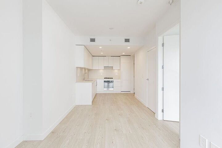 Property Photo:  2181 Madison Avenue 5xx  BC V5C 0N4 