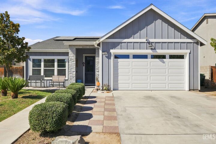 Property Photo: 9104 Woodbrook Drive CA 93263
