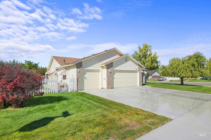 Property Photo:  1423 S. Bonneville Dr.  ID 83686 