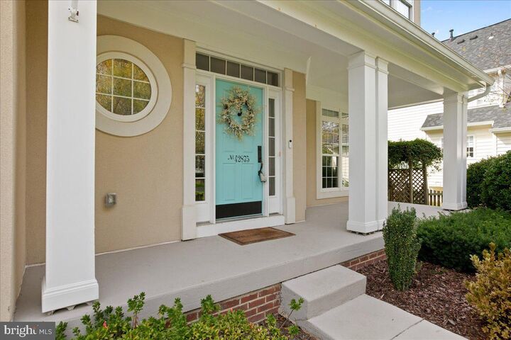 Property Photo: 42875 Autumn Harvest Court VA 20148