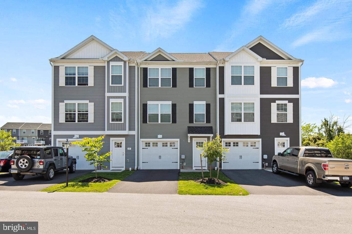 Property Photo:  2820 Pinewood Ln  PA 17110 