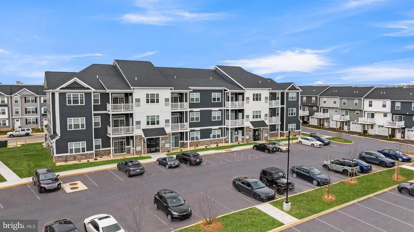 Property Photo:  960 Setting Sun Ln 08-103  PA 17201 