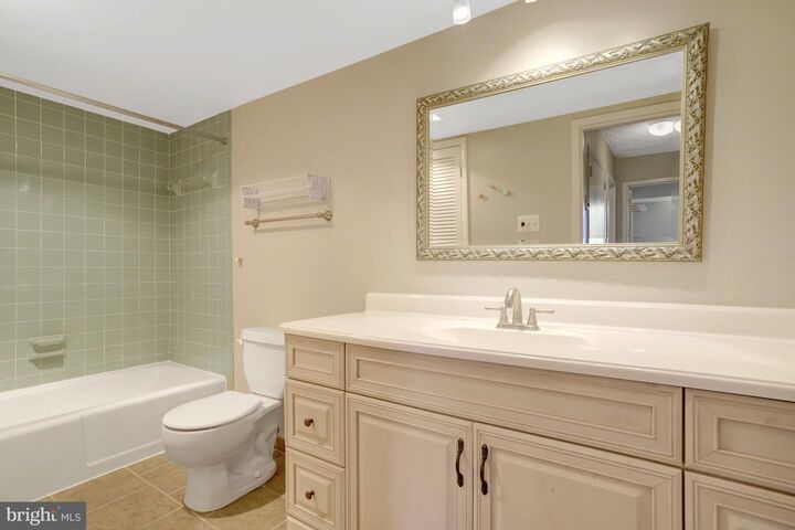 Property Photo: 3800 Fairfax Drive 106 VA 22203