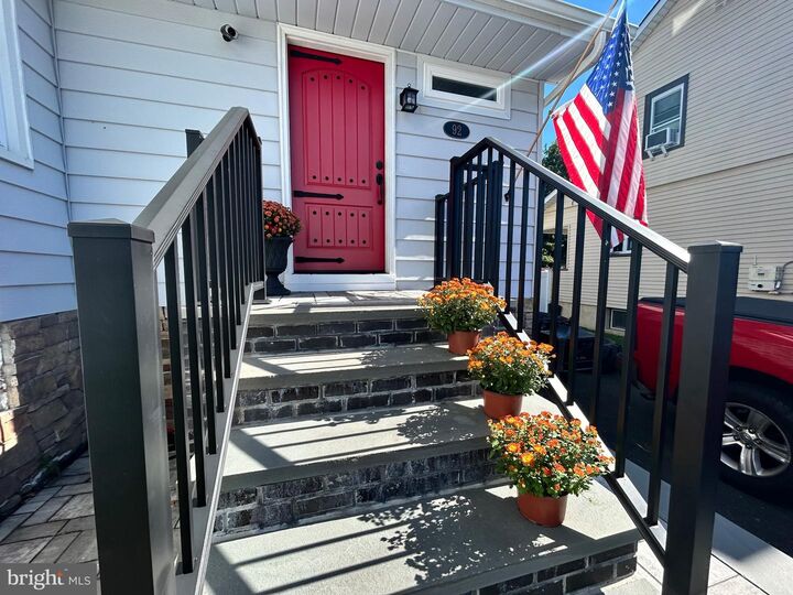 Property Photo:  92 Bradford Avenue  NJ 07424 