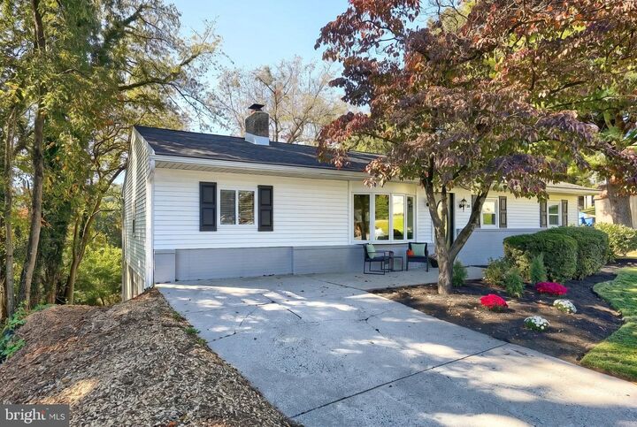 Property Photo:  410 Jennifer Drive  PA 17070 
