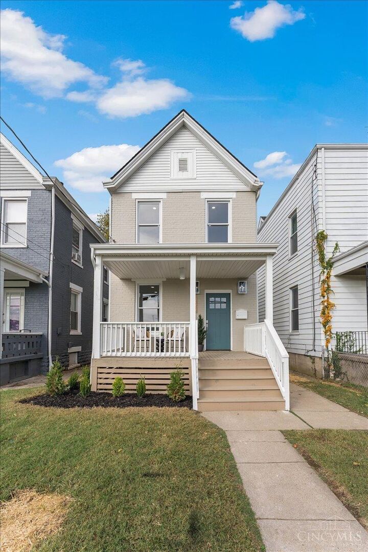 Property Photo: 1820 Wayland Avenue OH 45212