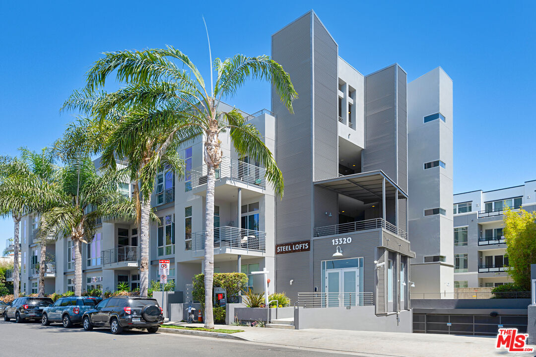 Property Photo: 13320 Beach Ave, Unit 203 CA 90292