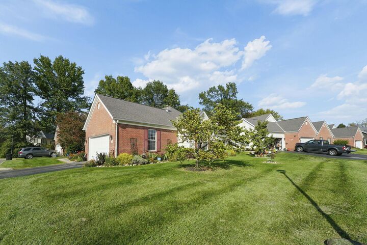 Property Photo:  5998 Naughten Pond Drive  OH 43213 