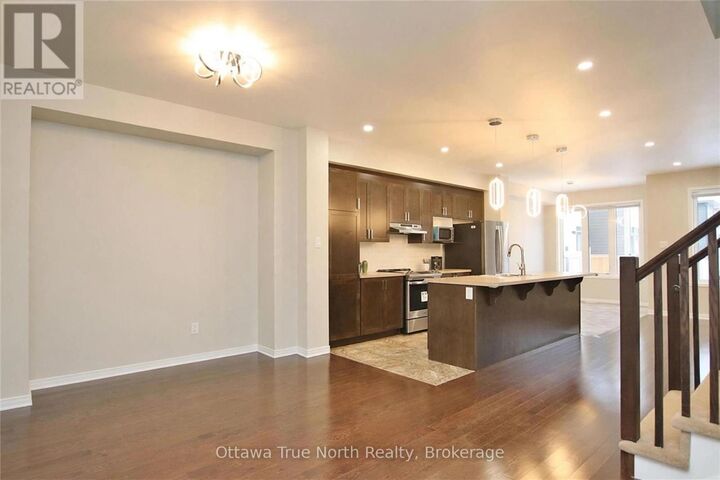 Property Photo: 647 Gabriola Way ON K2T 0E2