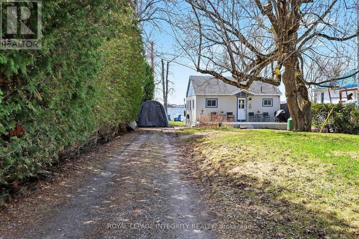 Property Photo:  109 Rideau Street South  ON K7H 3C7 