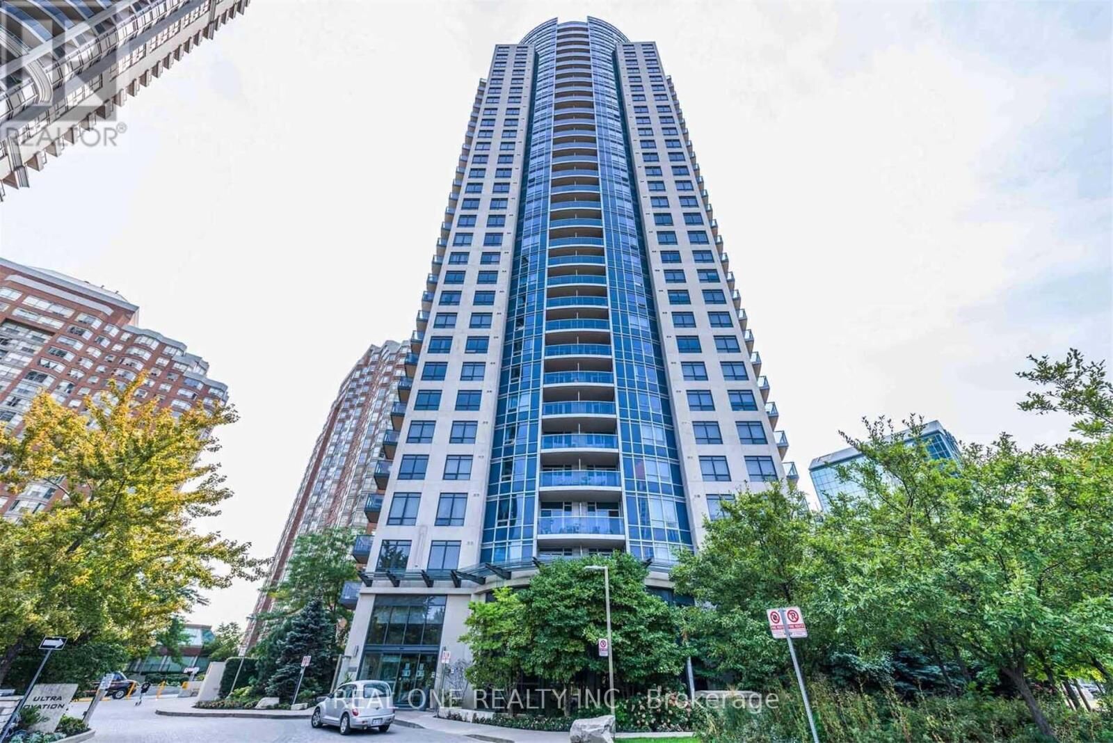 Property Photo: 330 Burnhamthorpe Road West 801 ON L5B 0E1