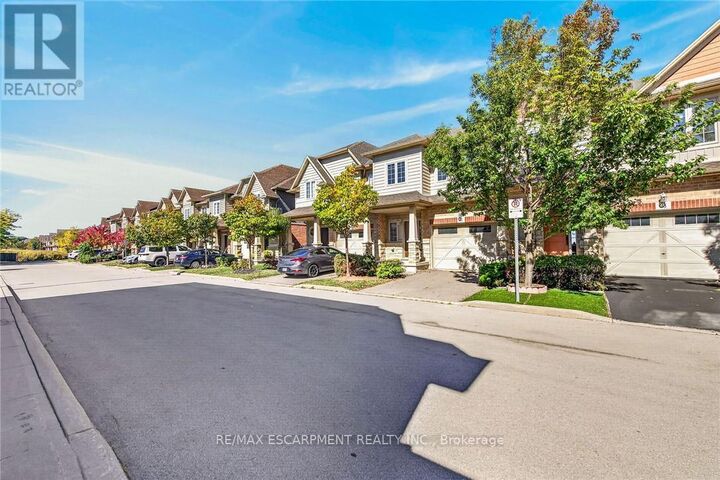 Property Photo:  8 Lakelawn Road 22  ON L3M 0G1 