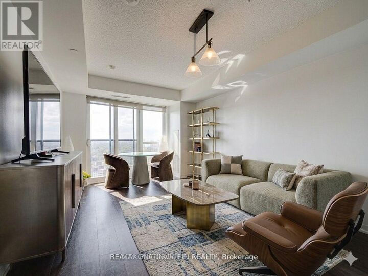 Property Photo:  9 Valhalla Inn Road 2405  ON M9B 0B2 