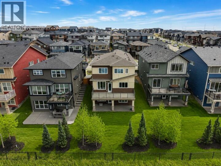 Property Photo:  81 Carringvue Manor Northwest  AB T3P 1L7 