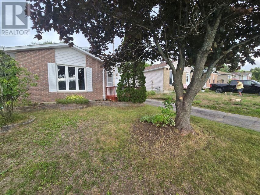Property Photo: 58 Taylor Blvd ON P5A 3H6