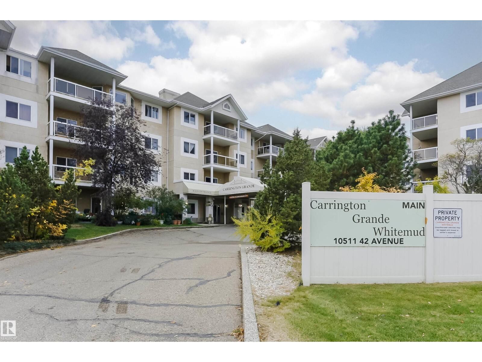 Property Photo: #124 10511 42 Av NW AB T6J 7G8
