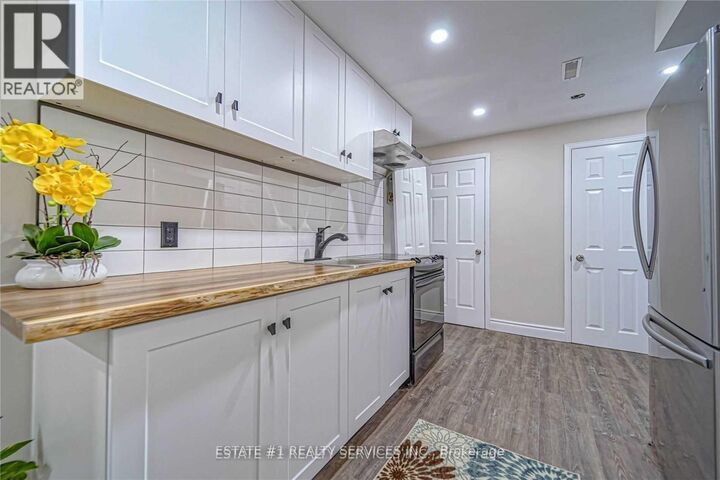 Property Photo:  84 Simmons Boulevard  ON L6V 3V6 