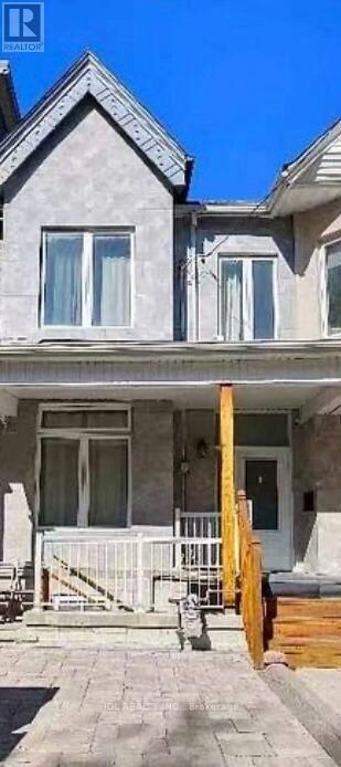 Property Photo: 16 Ross St Street ON M5T 1Z9