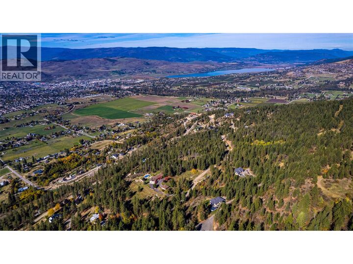 Photo de la propriété:  3200 Greenwood Road  BC V1B 4G5 