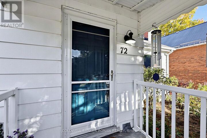 Property Photo:  72 Queen Street  ON L9R 1L1 