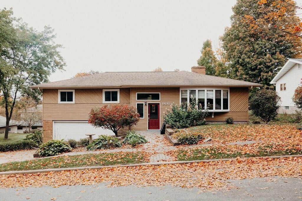 Property Photo:  906 Chestnut Street  WI 54448 