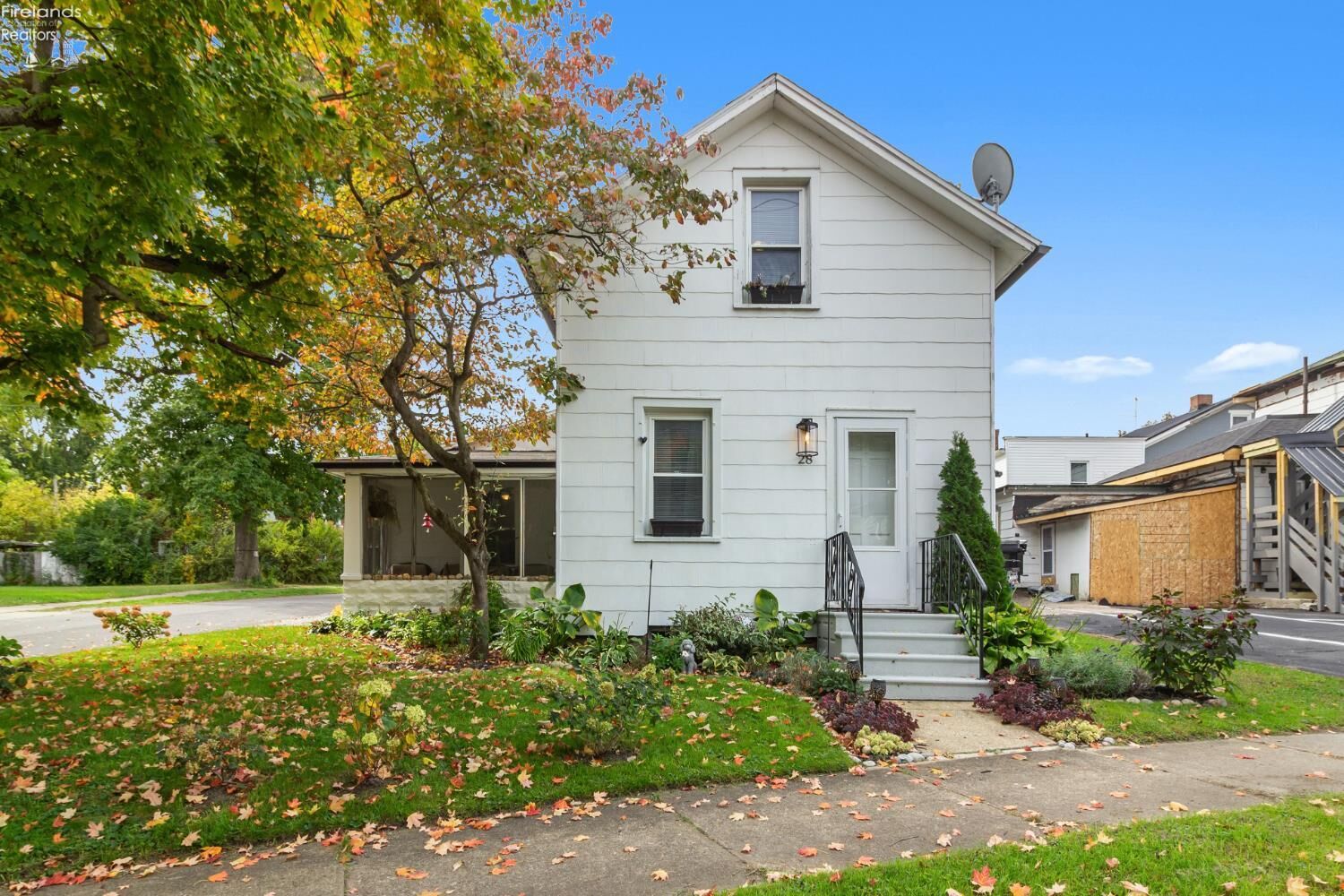 Property Photo:  28 Woodlawn Avenue  OH 44857 
