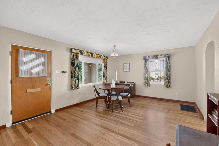 Property Photo:  328 Solano Drive NE  NM 87108 