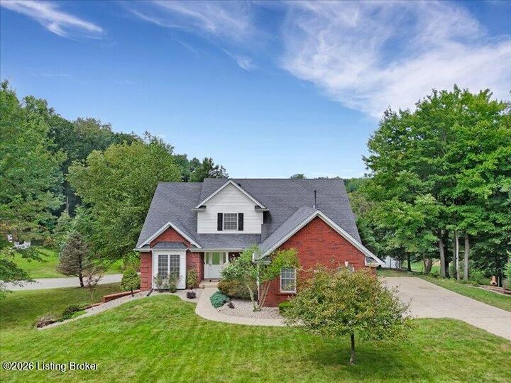 Property Photo:  7505 Deer Hollow Ln  KY 40214 
