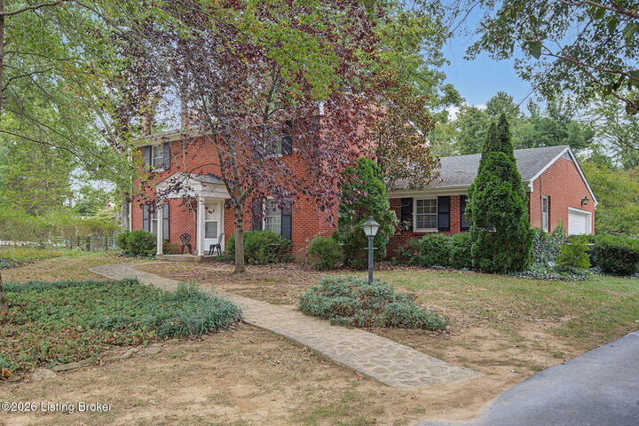 Property Photo:  700 Hickory Ln  KY 40223 