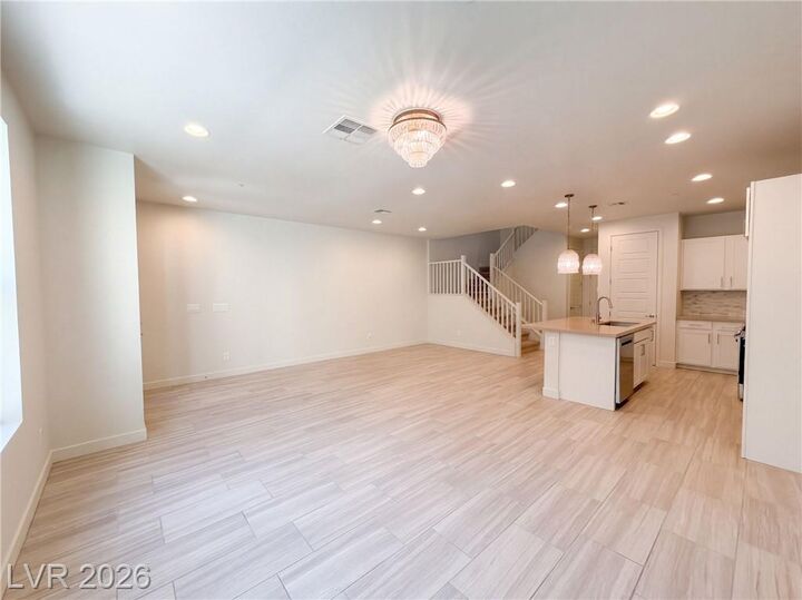 Property Photo:  1250 Venue Street 102  NV 89135 