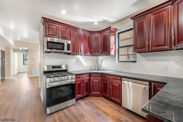 Property Photo:  120 Paine Ave 3R  NJ 07111 