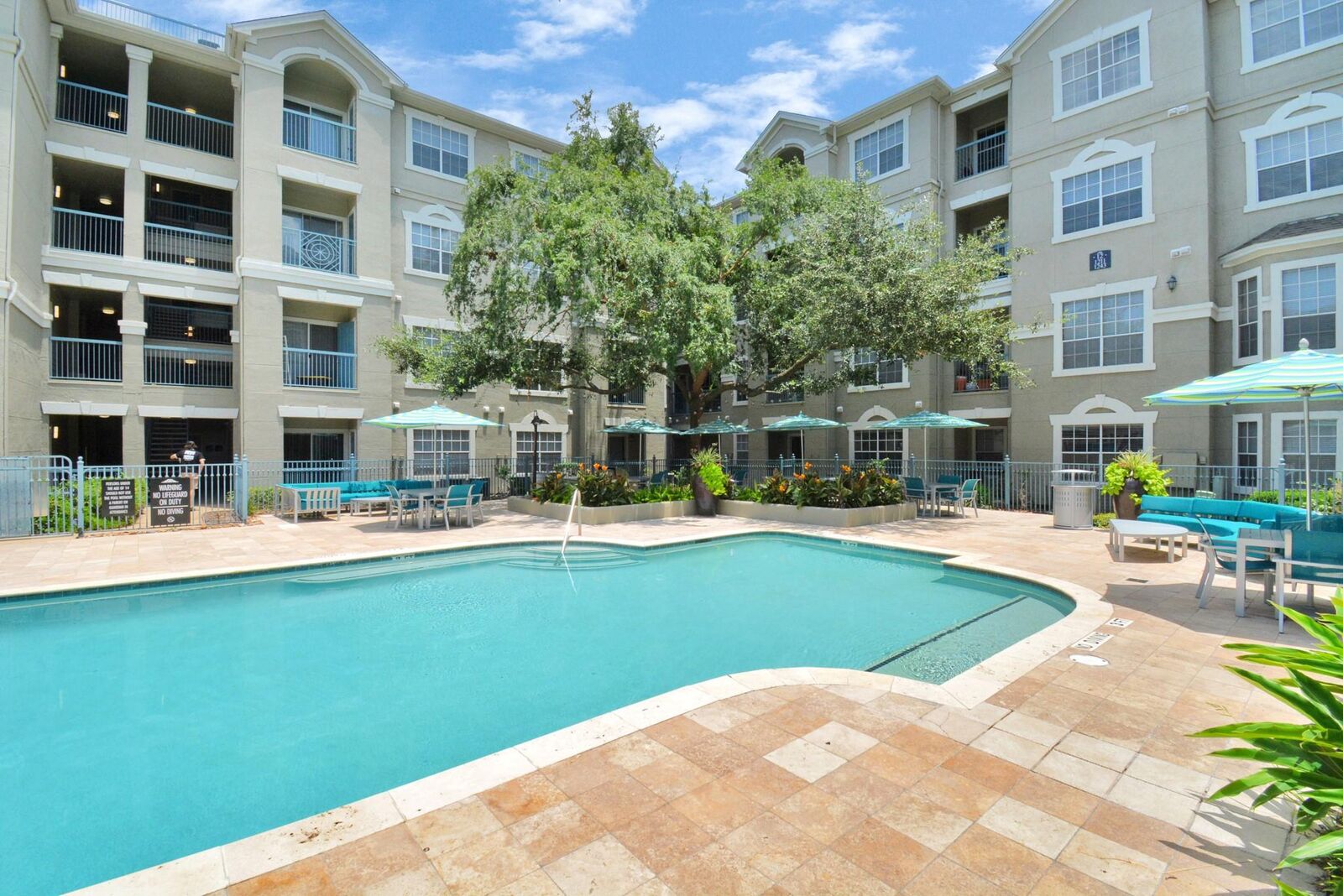 Property Photo:  2222 Maroneal Street 0414  TX 77030 