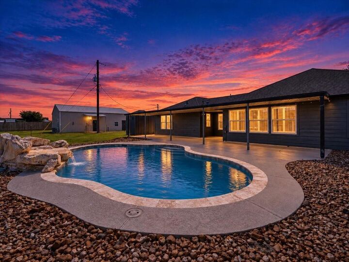 Property Photo: 7811 County Road 168 TX 77511
