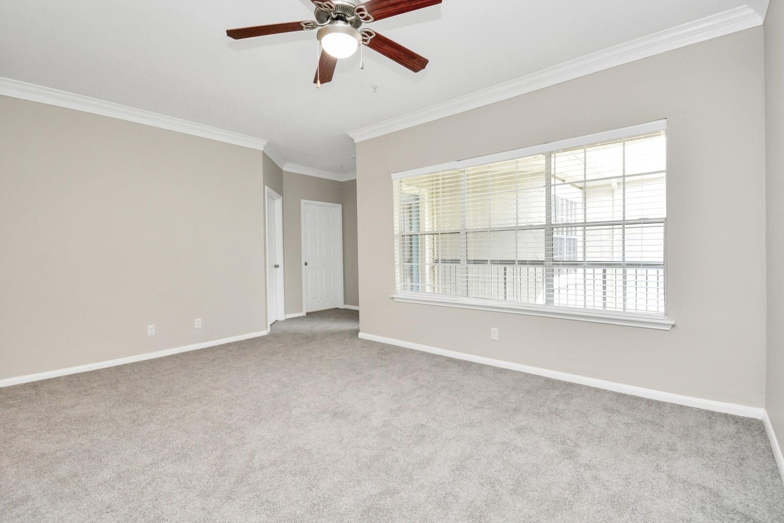 Property Photo:  2222 Maroneal Street 0624  TX 77030 