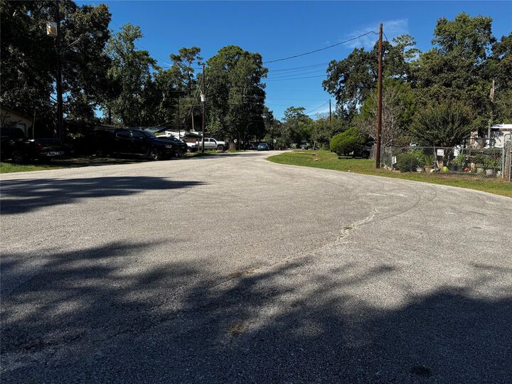 Property Photo:  5210 Hobart Street  TX 77389 