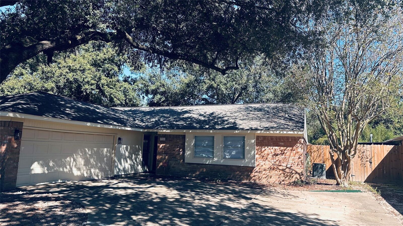 Property Photo: 3906 Almington Lane TX 77088