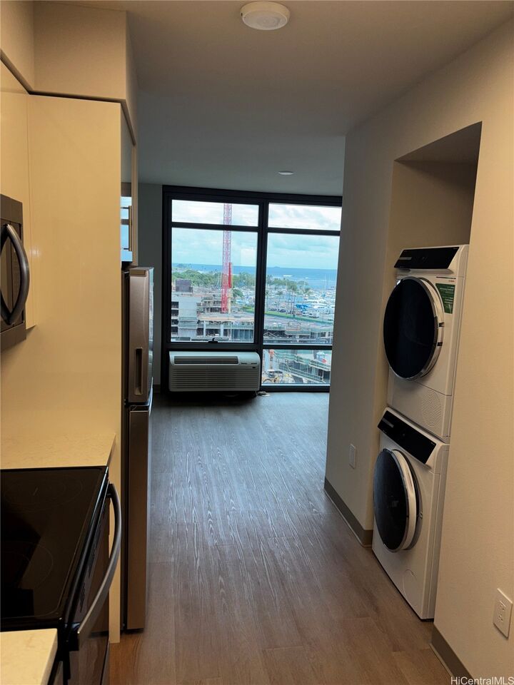 Property Photo:  828 Auahi Street 904  HI 96813 