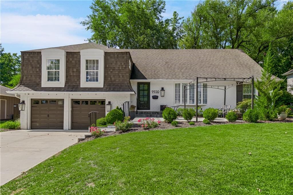 Property Photo: 9930 Linden Street KS 66207