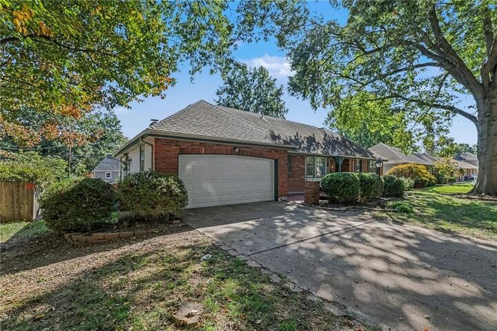 Property Photo:  5125 Spring Avenue  MO 64133 