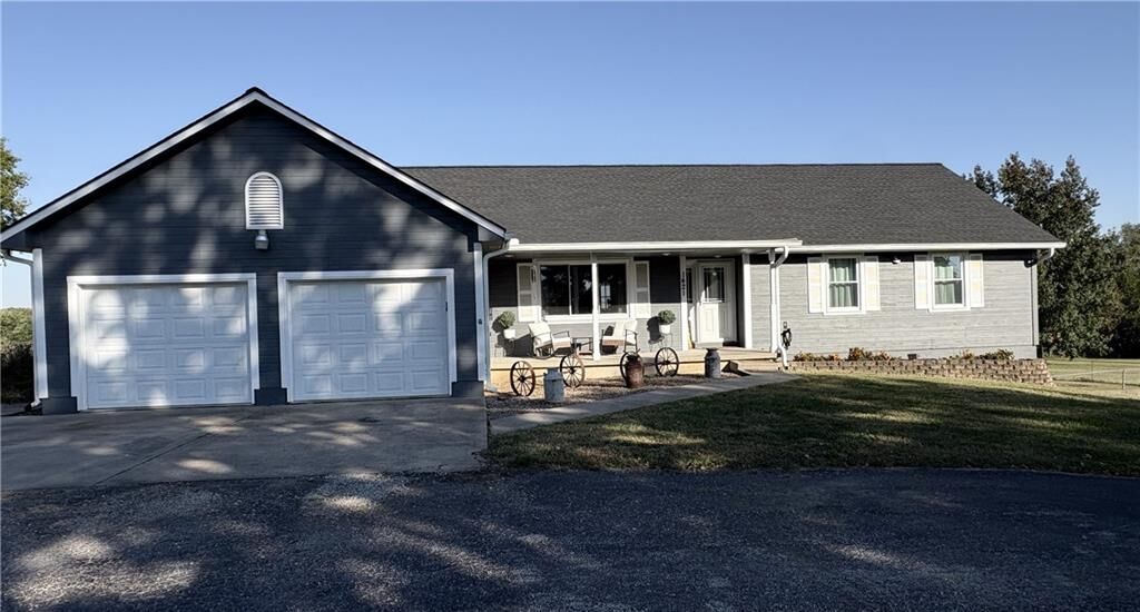 Property Photo:  1421 N Elsea Smith Road  MO 64056 