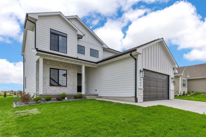 Property Photo: 85 S Strub St IA 52317