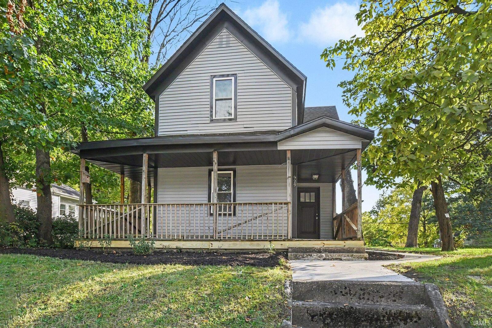 Property Photo:  929 Middlebury Street  IN 46516-4525 